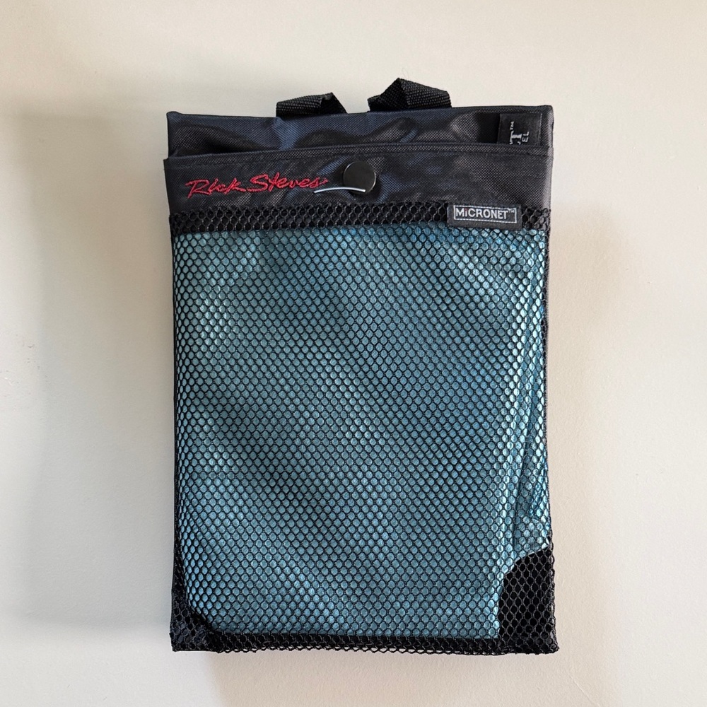 Rick Steves Packable Travel Towel and Mesh Tote